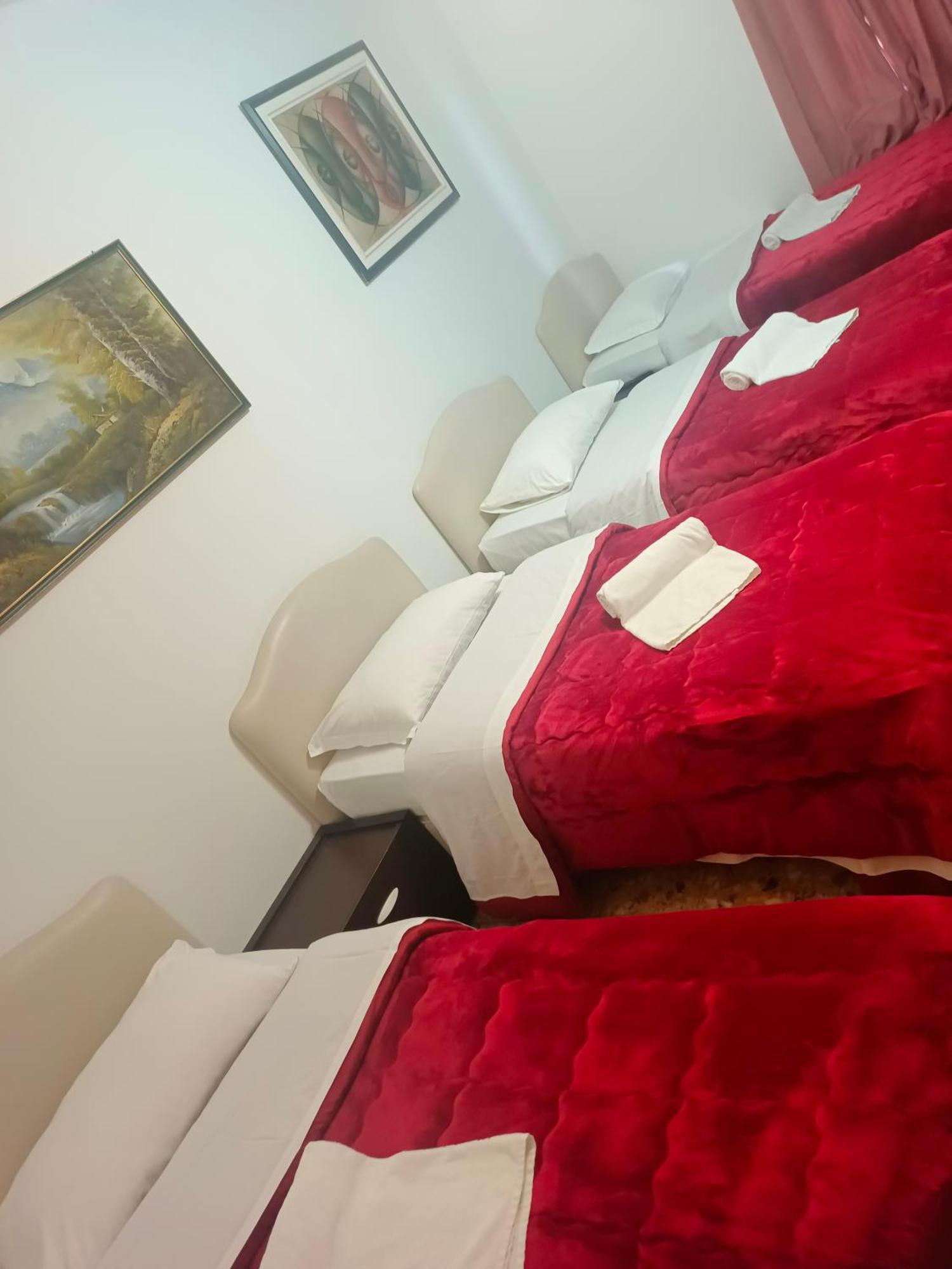 Host Roma Hostel Εξωτερικό φωτογραφία