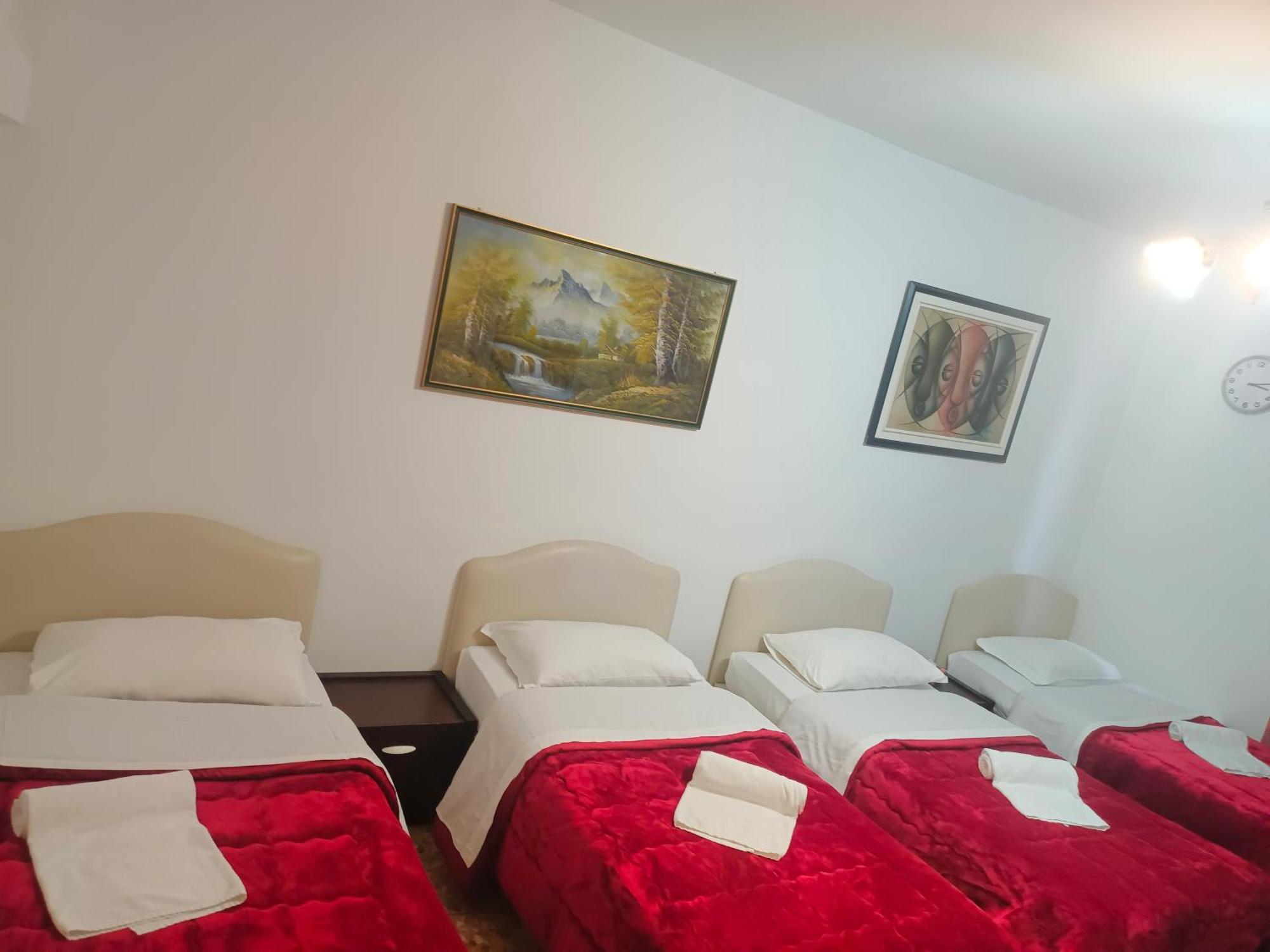Host Roma Hostel Εξωτερικό φωτογραφία